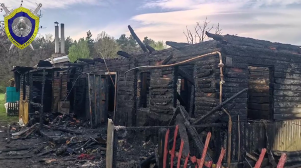 Четверо детей погибли при пожаре в Берёзовском районе