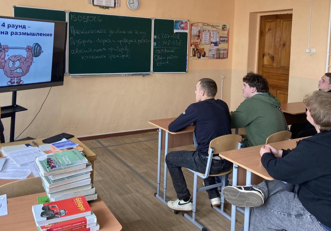 Веселый спортивный квиз, посвященный Международному дню семьи.